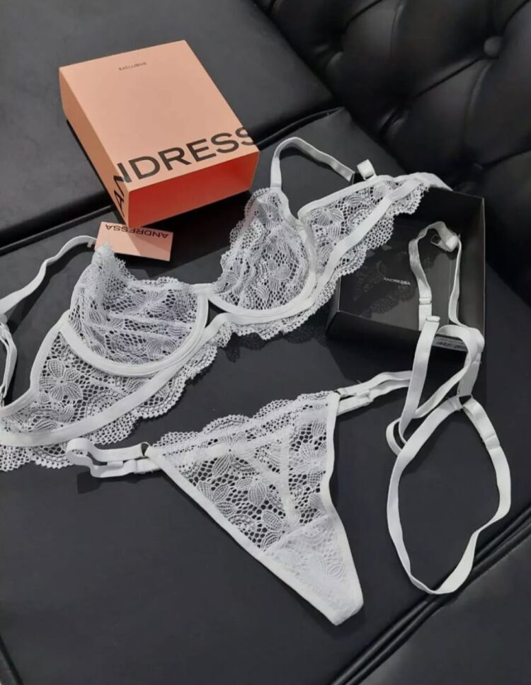 Conjunto brallet con arco de encaje